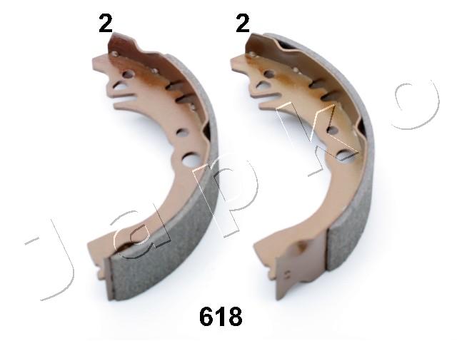 55618