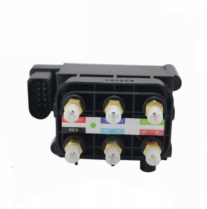 1215998